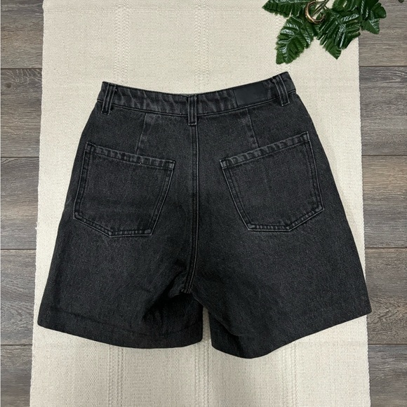 Simons mid length jean shorts - Picture 2 of 3